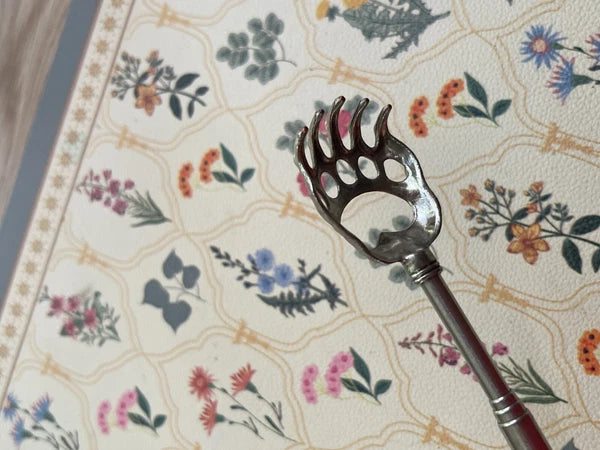 Metal Animal Bear Claw Back Scratcher w/ Wooden Handle 24"